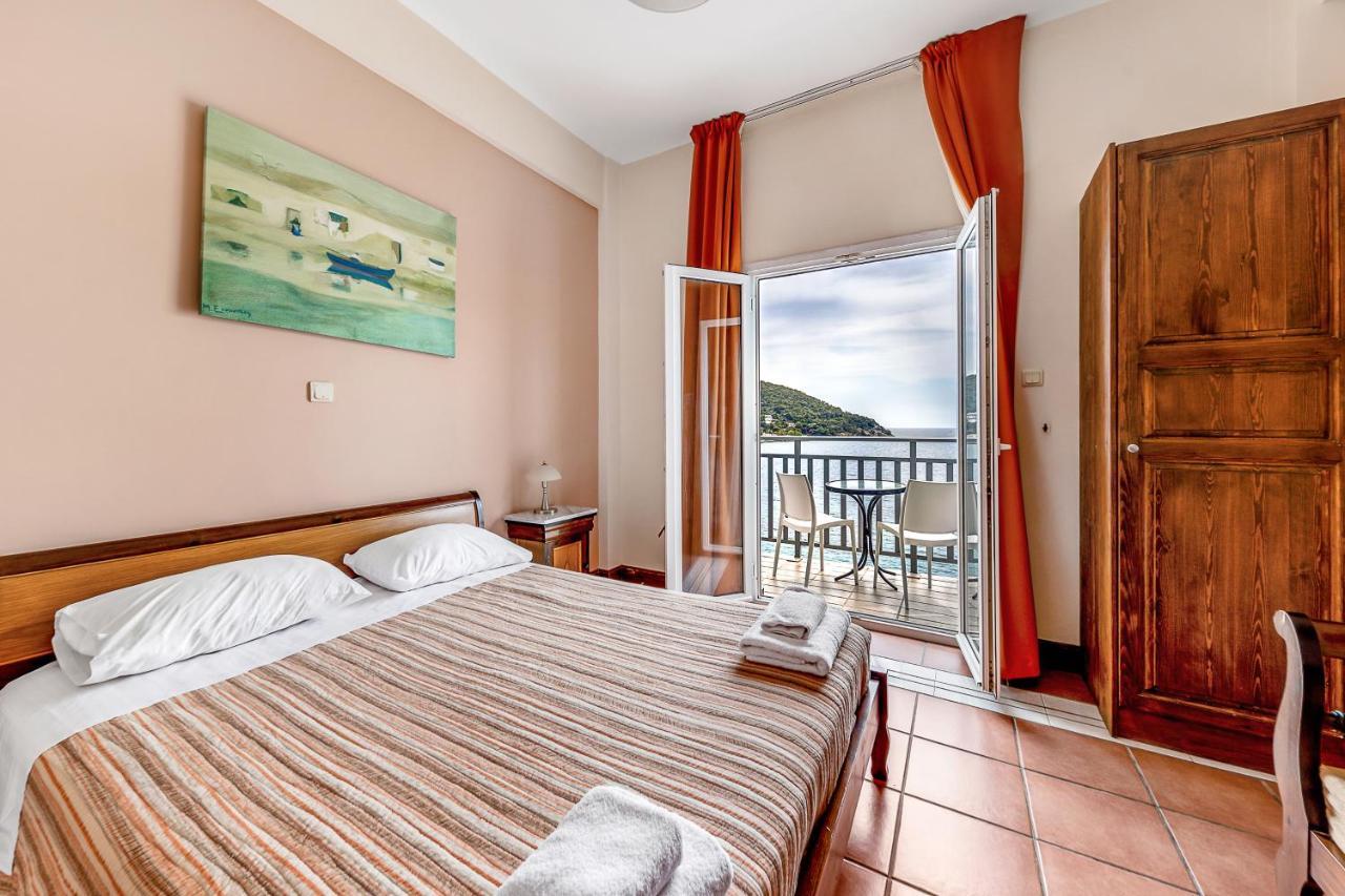 Golden View Hotell Poros Town Exteriör bild