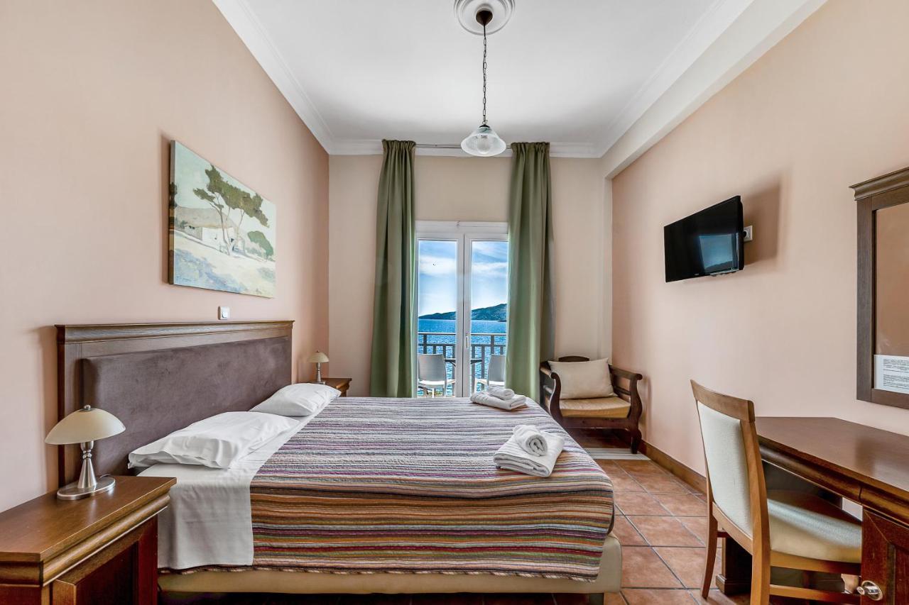 Golden View Hotell Poros Town Exteriör bild